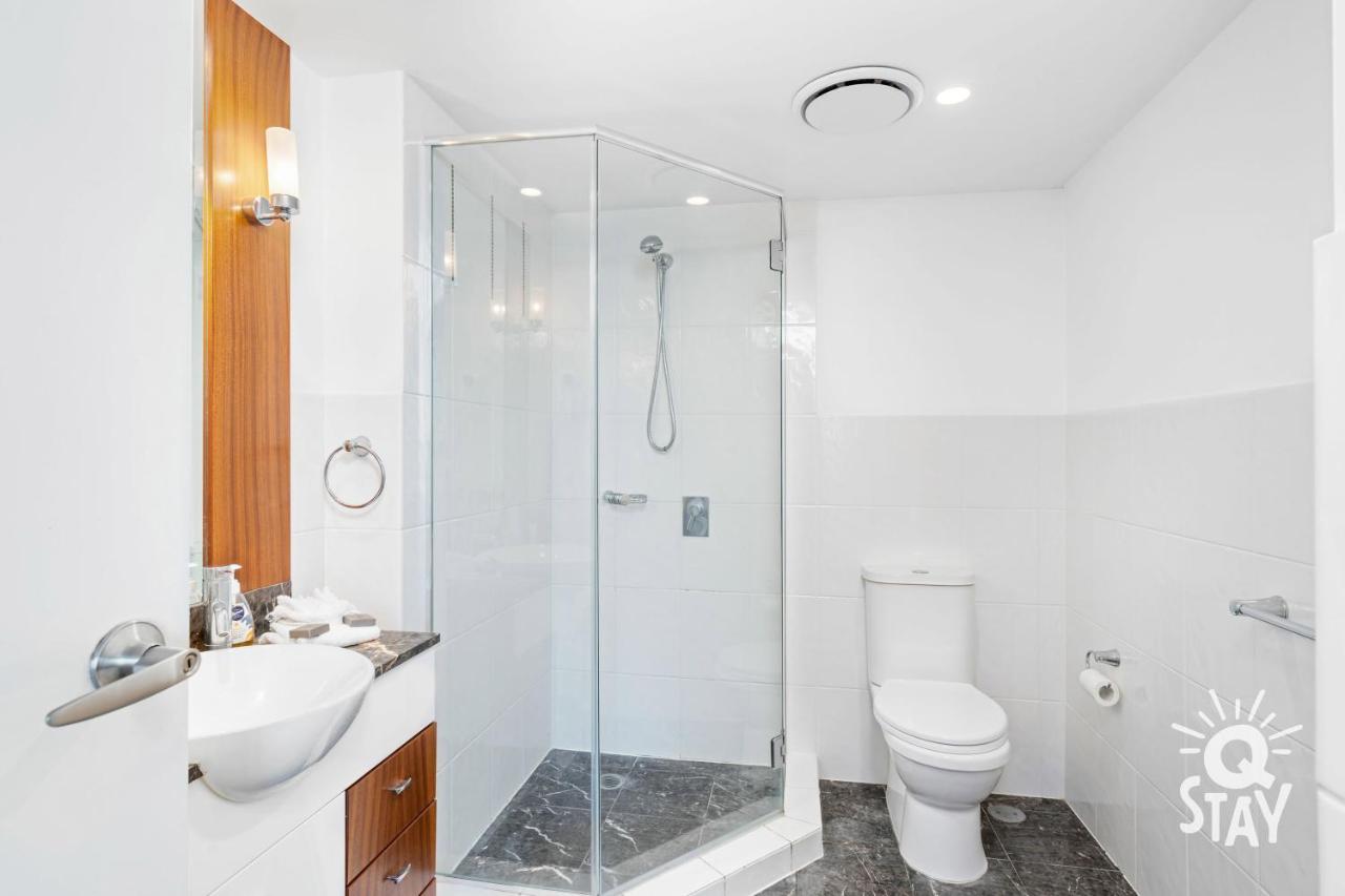 Apartment 2 Bedroom Ocean View At Chevron Reniassance Gold Coast